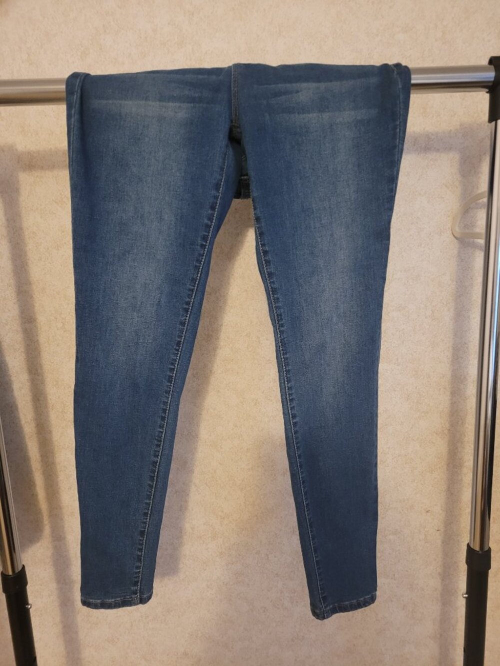 Blue Jeans YMI Size 9 Midrise Skinny - Picture 5 of 16